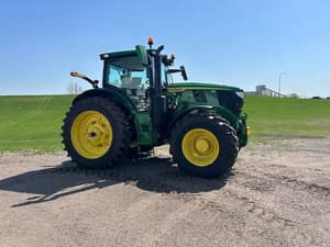 2023 John Deere 6R 195 Image