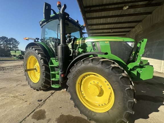 Main image John Deere 6R 195