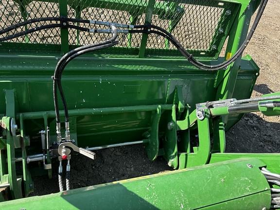 Image of John Deere 6R 215 equipment image 4