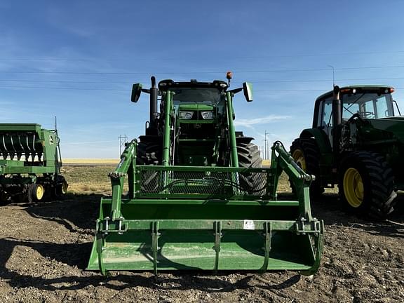 Image of John Deere 6R 215 equipment image 2