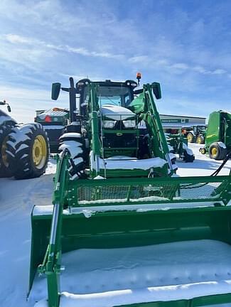 Image of John Deere 6R 215 equipment image 2