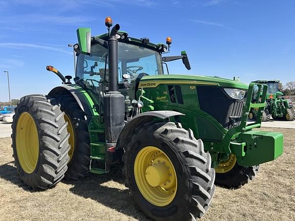 Image of John Deere 6R 215 equipment image 3