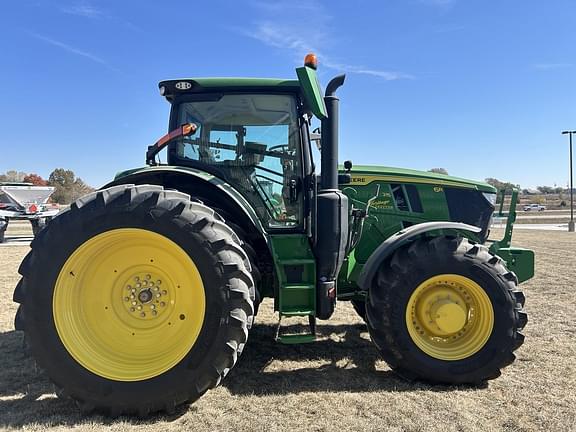 Image of John Deere 6R 215 equipment image 4