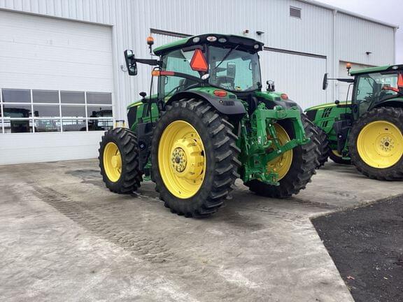 Image of John Deere 6R 215 equipment image 2