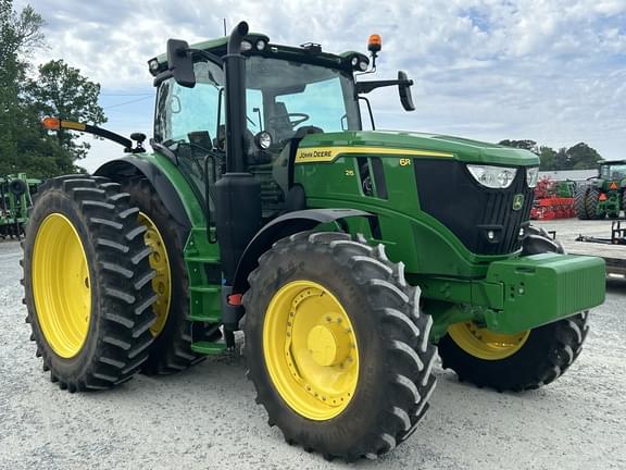 Image of John Deere 6R 215 equipment image 2