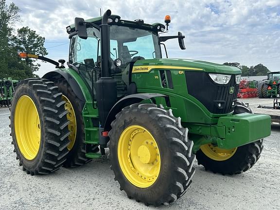 Image of John Deere 6R 215 equipment image 1