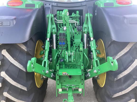 Image of John Deere 6R 215 equipment image 4