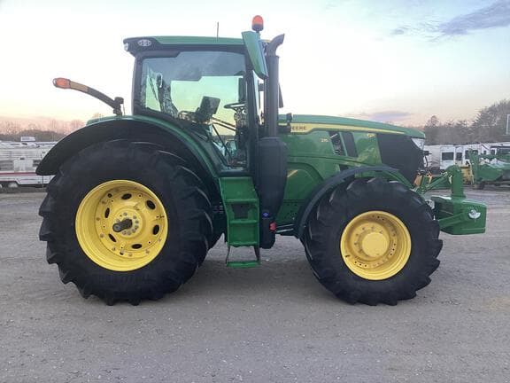 Image of John Deere 6R 215 equipment image 3