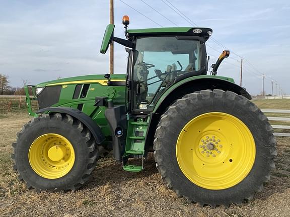 Image of John Deere 6R 215 equipment image 1