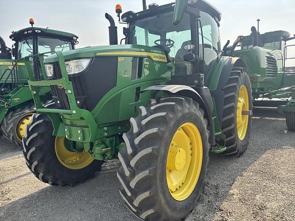 Image of John Deere 6R 215 equipment image 1