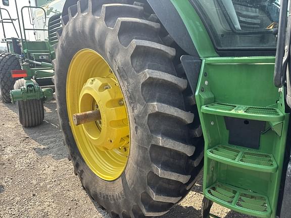 Image of John Deere 6R 215 equipment image 4