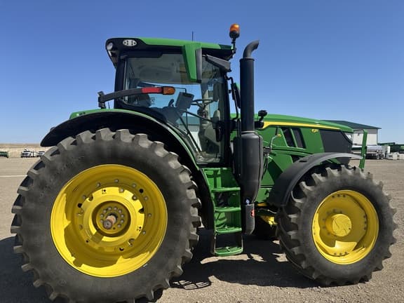 Image of John Deere 6R 215 equipment image 1