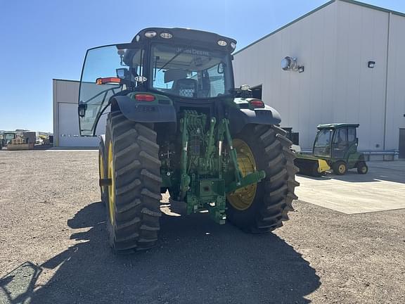 Image of John Deere 6R 215 equipment image 4