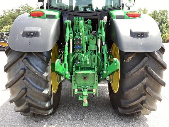 Image of John Deere 6R 215 equipment image 4