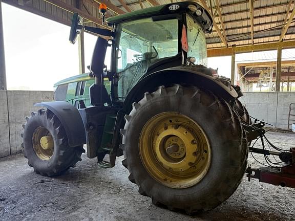 Image of John Deere 6R 230 equipment image 4