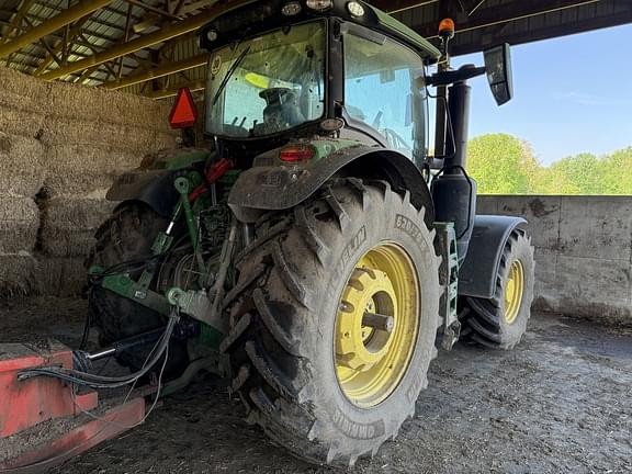 Image of John Deere 6R 230 equipment image 2