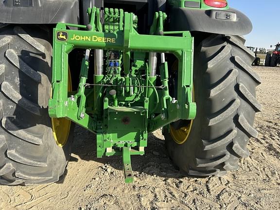 Image of John Deere 6R 230 equipment image 3