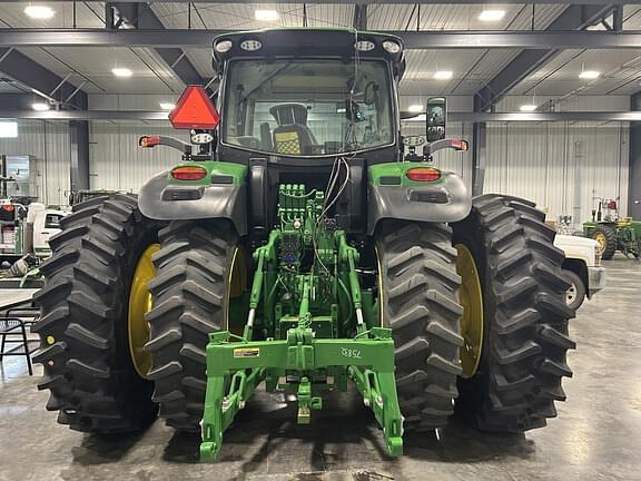 Image of John Deere 6R 230 equipment image 4
