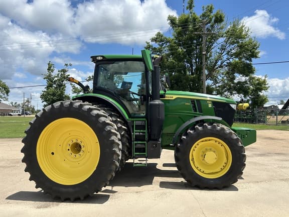 Image of John Deere 6R 230 equipment image 4