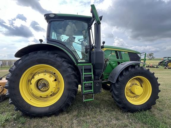 Image of John Deere 6R 230 equipment image 3