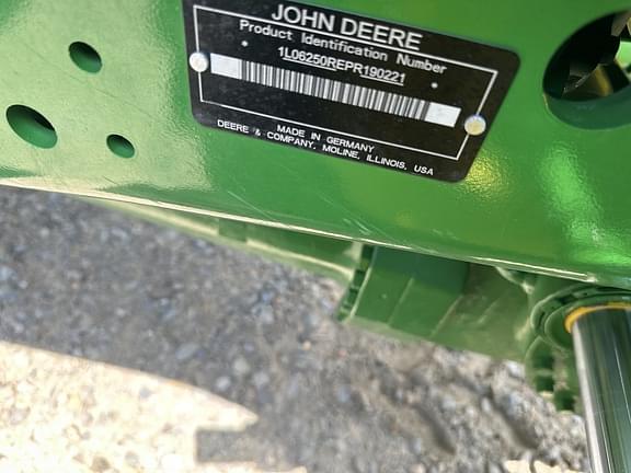 Image of John Deere 6R 250 equipment image 1