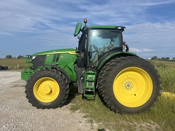 Image of John Deere 6R 250 equipment image 1