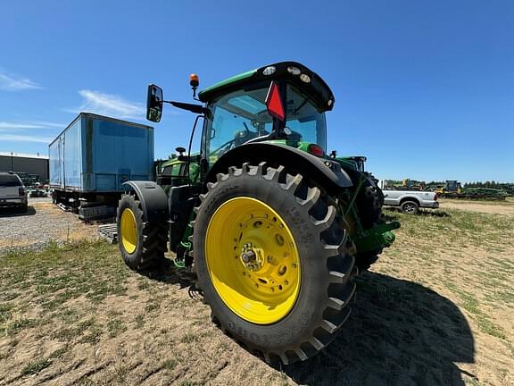 Image of John Deere 6R 215 equipment image 1