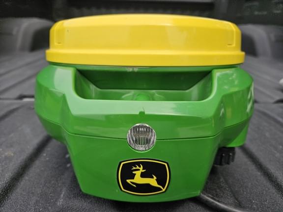 Image of John Deere 7000 equipment image 2