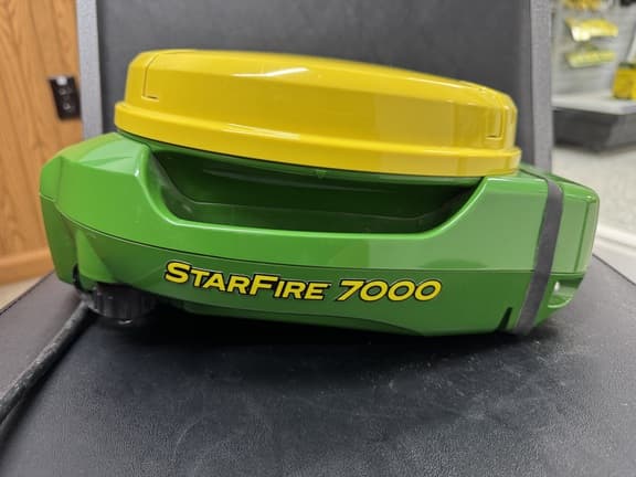 Image of John Deere 7000 equipment image 2