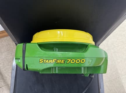 Image of John Deere 7000 equipment image 2