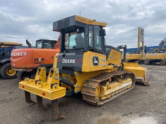 Image of John Deere 700L XLT equipment image 4