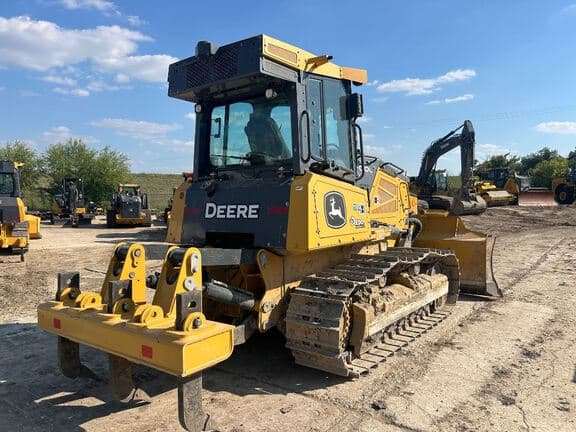 Image of John Deere 700L XLT equipment image 3
