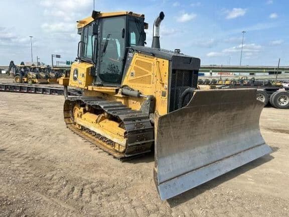 Image of John Deere 700L XLT equipment image 3