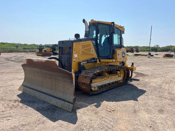 2023 John Deere 700L XLT Equipment Image0