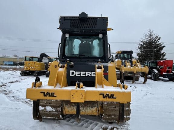 Image of John Deere 700L LGP equipment image 3