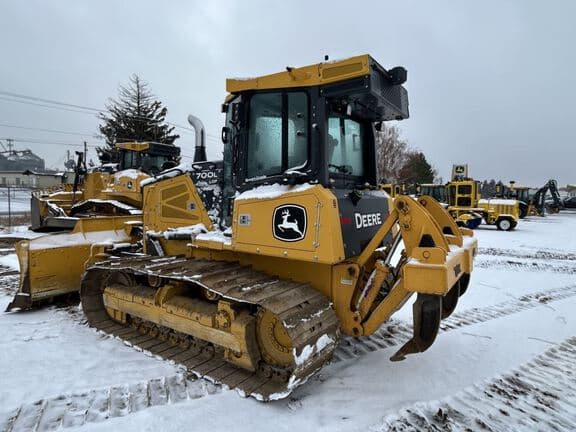 Image of John Deere 700L LGP equipment image 2