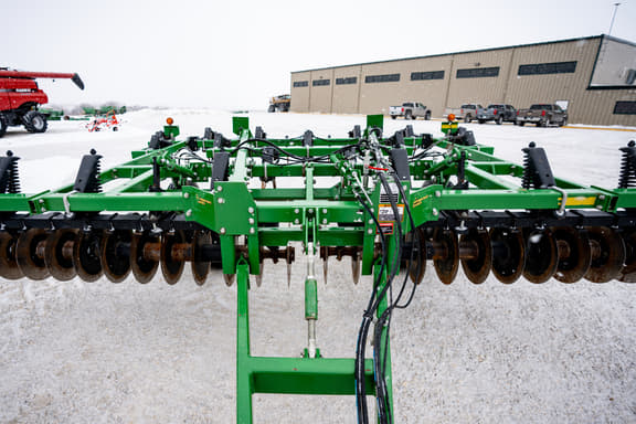 Image of John Deere 714 equipment image 2