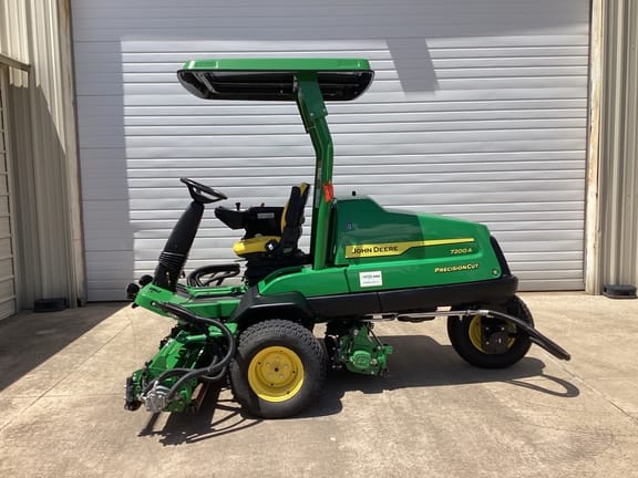 2023 John Deere 7200A Equipment Image0