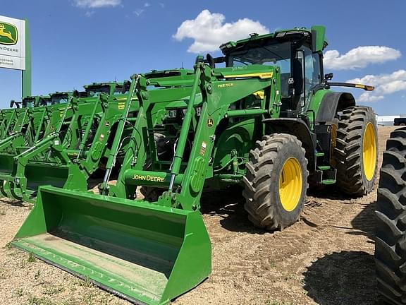 Image of John Deere 7R 210 equipment image 1