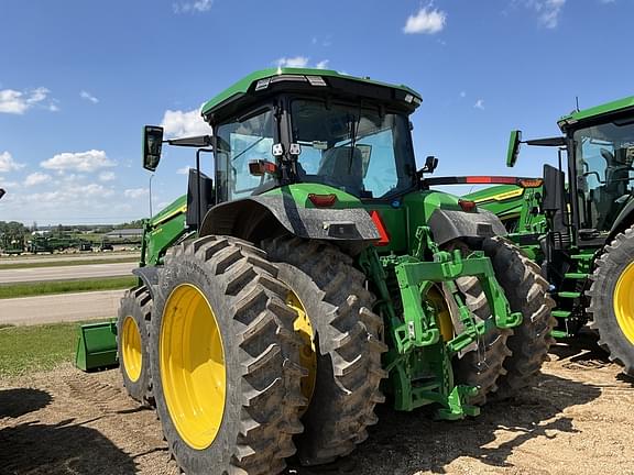 Image of John Deere 7R 210 equipment image 2