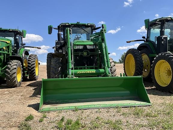 Image of John Deere 7R 210 equipment image 3