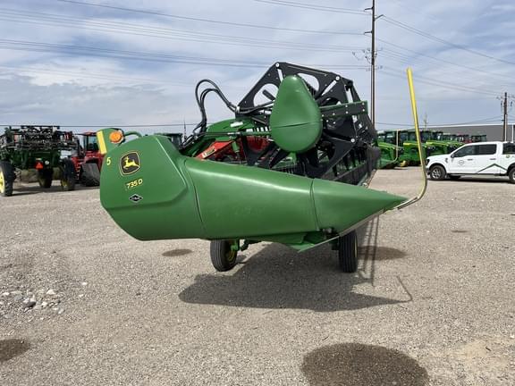 Image of John Deere 735D equipment image 1