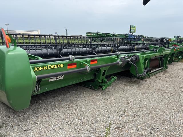 Image of John Deere 735D equipment image 3