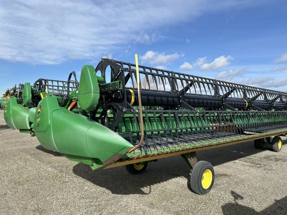 Image of John Deere 735D equipment image 4