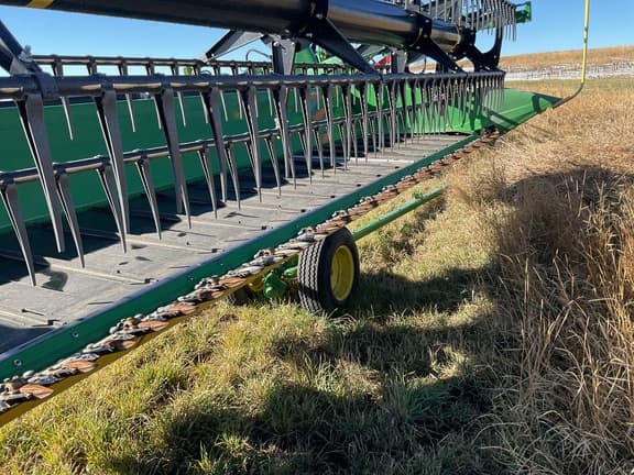 Image of John Deere 735D equipment image 4
