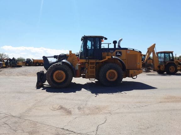 Image of John Deere 744P equipment image 1