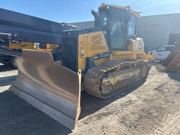 2023 John Deere 750L Equipment Image0
