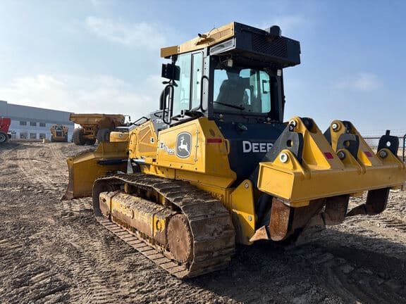 Image of John Deere 750L XLT equipment image 2