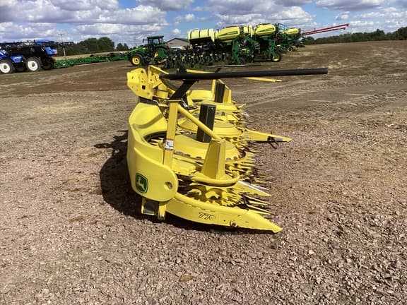 Image of John Deere 770 equipment image 3