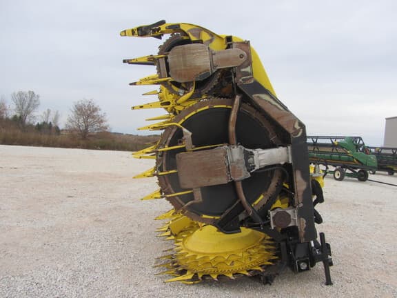 Image of John Deere 770 equipment image 2